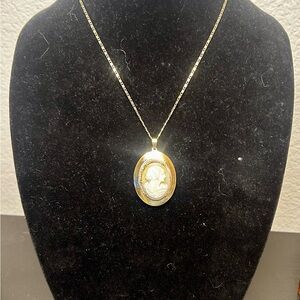 Elegant Gold Cameo Pendant Necklace
